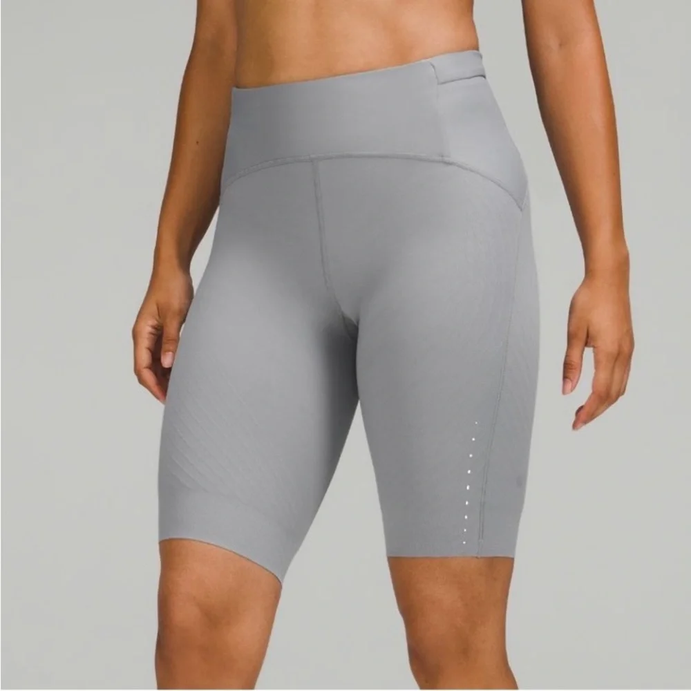 NWT Lululemon SenseKnit Running HR Short - Picture 1 of 3